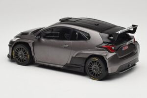 Toyota GR Yaris Rally2 Grigio IXO 1:18 18CMC210 Pressofusione — immagine 5 di 6