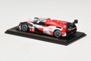 Toyota GR010 Hybrid Hypercar #8 S. Buemi / B. Hartley / R. Hirakawa Toyota Gazoo Racing 24 Hours of Le Mans 2023 Spark 1:43 T — immagine 4 di 4