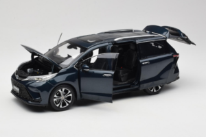 Toyota Granvia Blu Scuro OEM 1:18 FCL22GR803 Pressofusione — immagine 2 di 8