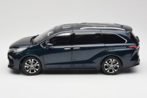 Toyota Granvia Blu Scuro OEM 1:18 FCL22GR803 Pressofusione — immagine 4 di 8