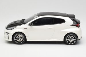 Toyota GRMN Yaris Rally Package Bianco Otto 1:18 OT1071 Resina — immagine 3 di 6