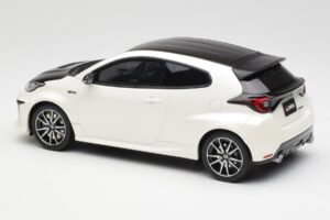 Toyota GRMN Yaris Rally Package Bianco Otto 1:18 OT1071 Resina — immagine 5 di 6