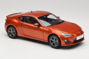 Toyota GT86 Rosso Century Dragon 1:18 CD01 Pressofusione — immagine 6 di 8