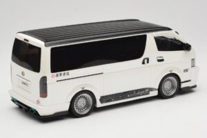 Toyota Hiace Super GL Pearl White Otto 1:18 OT1136 Resina — immagine 2 di 6