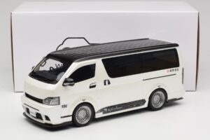 Toyota Hiace Super GL Pearl White Otto 1:18 OT1136 Resina — immagine 6 di 6