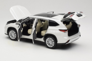Toyota Highlander XU70 Bianco OEM 1:18 26071-2011 Pressofusione — immagine 5 di 8