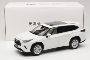 Toyota Highlander XU70 Bianco OEM 1:18 26071-2011 Pressofusione — immagine 8 di 8