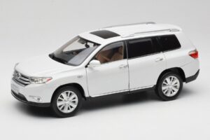 Toyota Highlander XU40 Bianco Paudi Model 1:18 2043612-W1 Pressofusione