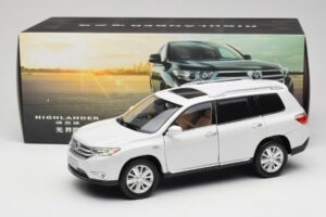 Toyota Highlander XU40 Bianco Paudi Model 1:18 2043612-W1 Pressofusione — immagine 8 di 8