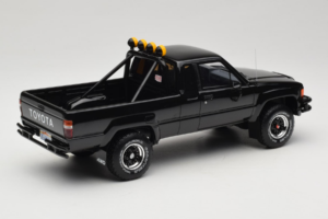Toyota Hilux N60 SR5 Pickup Nero Otto 1:18 OT481B Resina — immagine 2 di 6