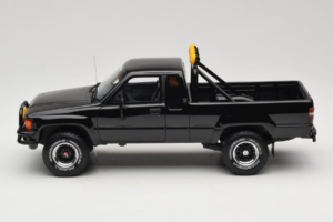 Toyota Hilux N60 SR5 Pickup Nero Otto 1:18 OT481B Resina — immagine 3 di 6