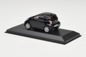 Toyota iQ Nero Mica Minichamps 1:43 403166803 Pressofusione — immagine 3 di 4