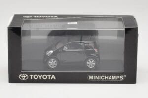 Toyota iQ Nero Mica Minichamps 1:43 403166803 Pressofusione — immagine 4 di 4