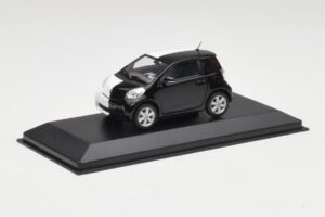 Toyota iQ Nero & Bianco Salone di Ginevra 2009 Minichamps 1:43 400166801 Pressofusione — immagine 2 di 4