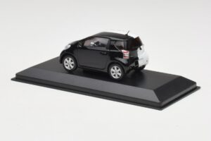 Toyota iQ Nero & Bianco Salone di Ginevra 2009 Minichamps 1:43 400166801 Pressofusione — immagine 3 di 4