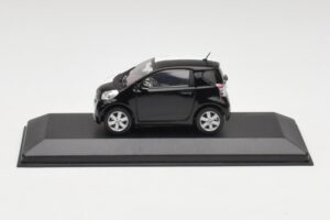 Toyota iQ Nero & Bianco Salone di Ginevra 2009 Minichamps 1:43 400166801 Pressofusione