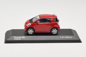 Toyota iQ Rosso Minichamps 1:43 400166800 Pressofusione