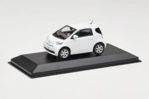 Toyota iQ Bianco Minichamps 1:43 TOYOTA009 Pressofusione — immagine 2 di 4