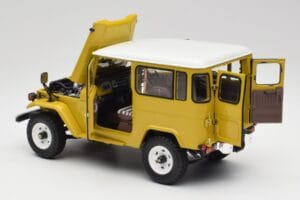 Toyota Land Cruiser FJ40 Giallo Senape Kyosho 1:18 08971Y Pressofusione — immagine 5 di 8