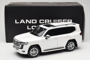 Toyota Land Cruiser J300 ZX Bianco LCD 1:18 LCD18013-ZX-WH Pressofusione — immagine 8 di 8