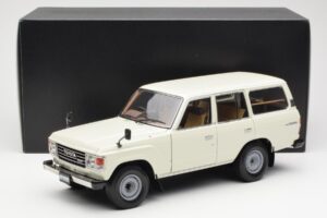 Toyota Land Cruiser J60 Bianco Kyosho 1:18 08956W Pressofusione — immagine 8 di 8