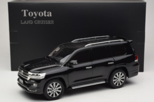 Toyota Land Cruiser LC200 Nero Kengfai 1:18 KF024-13 Pressofusione — immagine 8 di 8