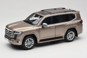Toyota Land Cruiser LC300 ZX Oro LCD 1:18 LCD18013-ZX-GO Pressofusione