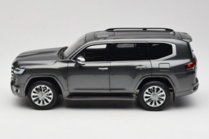 Toyota Land Cruiser LC300 ZX Grigio LCD 1:18 LCD18013-ZX-GR Pressofusione — immagine 4 di 8