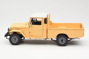 Toyota Land Cruiser Pickup Beige Kyosho 1:18 08958BE Pressofusione — immagine 4 di 8