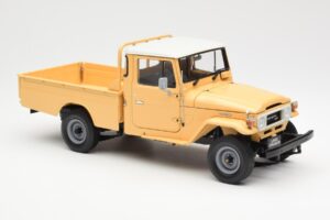 Toyota Land Cruiser Pickup Beige Kyosho 1:18 08958BE Pressofusione — immagine 6 di 8