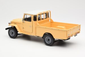 Toyota Land Cruiser Pickup Beige Kyosho 1:18 08958BE Pressofusione — immagine 7 di 8