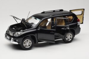 Toyota Land Cruiser Prado J150 Nero Paudi Model 1:18 623132-BK Pressofusione — immagine 2 di 8