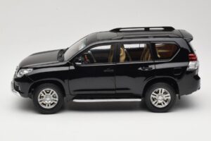 Toyota Land Cruiser Prado J150 Nero Paudi Model 1:18 623132-BK Pressofusione — immagine 4 di 8