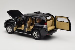 Toyota Land Cruiser Prado J150 Nero Paudi Model 1:18 623132-BK Pressofusione — immagine 5 di 8