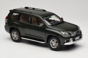 Toyota Land Cruiser Prado J150 Verde Paudi Model 1:18 623132-GR Pressofusione — immagine 6 di 8