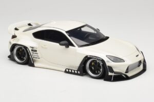 Toyota Pandem GR86 ZN8 Crystal White GT Spirit 1:18 GT498 Resina — immagine 4 di 6