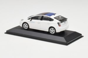 Toyota Prius XW30 Super Bianco Minichamps 1:43 PRIUS001 Pressofusione — immagine 3 di 4