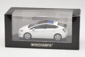 Toyota Prius XW30 Super Bianco Minichamps 1:43 PRIUS001 Pressofusione — immagine 4 di 4