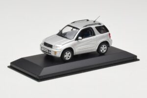 Toyota RAV4 XA20 Argento Interno Chiaro Minichamps 1:43 31434205 Pressofusione — immagine 2 di 4