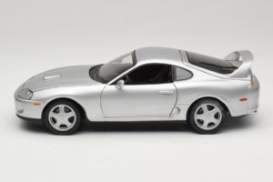 Toyota Supra A80 Argento Kyosho 1:18 8847 Pressofusione — immagine 4 di 8