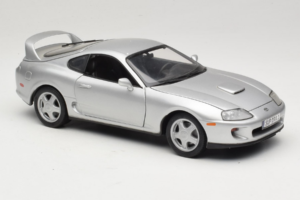 Toyota Supra A80 Argento Kyosho 1:18 8847 Pressofusione — immagine 6 di 8