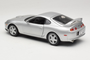 Toyota Supra A80 Argento Kyosho 1:18 8847 Pressofusione — immagine 7 di 8
