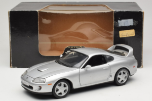 Toyota Supra A80 Argento Kyosho 1:18 8847 Pressofusione — immagine 8 di 8