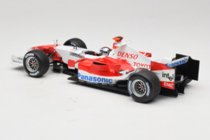 Toyota TF105 #16 J. Trulli Panasonic Toyota Racing 2005 Minichamps 1:18 100050016 Pressofusione — immagine 5 di 7