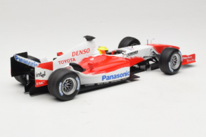 Toyota TF105 #17 R. Schumacher Panasonic Toyota Racing Showcar 2005 Minichamps 1:18 100050087 Pressofusione — immagine 2 di 7