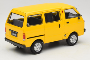 Toyota TJ110 Tianjin Huali Giallo OEM 1:18 TOYOTA014 Pressofusione — immagine 3 di 8