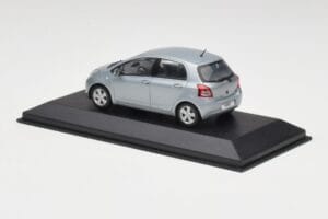 Toyota Yaris Mk2 Glacier Blu Minichamps 1:43 TOYOTA001 Pressofusione — immagine 3 di 4