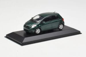 Toyota Yaris XP10 Oxford Green Minichamps 1:43 400166501 Pressofusione — immagine 2 di 4