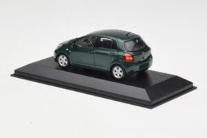 Toyota Yaris XP10 Oxford Green Minichamps 1:43 400166501 Pressofusione — immagine 3 di 4