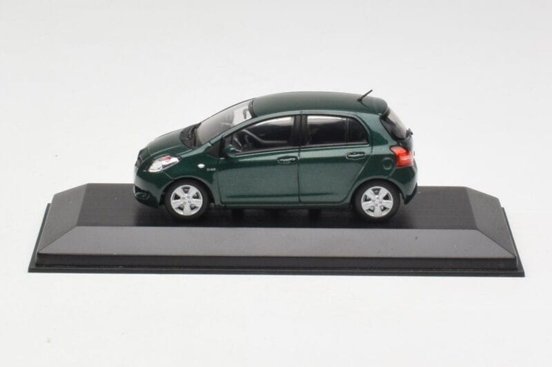 Toyota Yaris XP10 Oxford Green Minichamps 1:43 400166501 Pressofusione